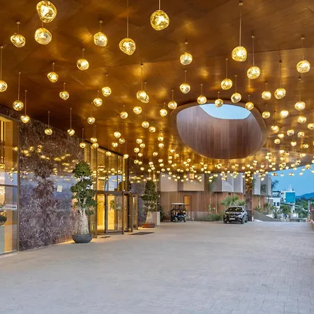 Liberty Signa מלון 5*