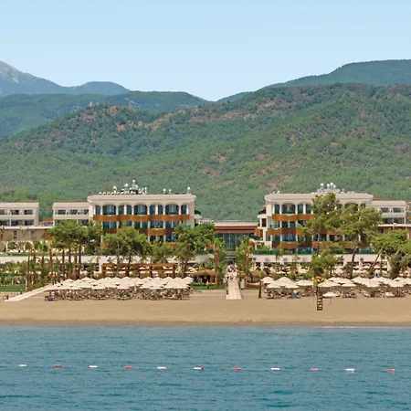 מלון Liberty Signa 5*