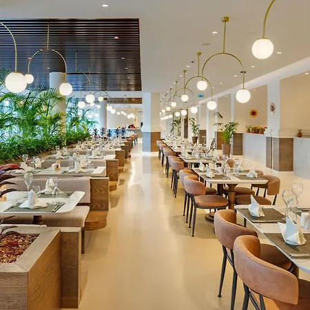 Liberty Signa מלון 5*