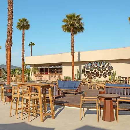 מלון Liberty Signa 5*