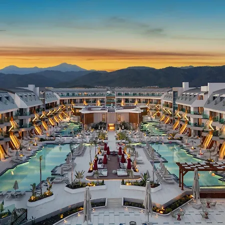 Liberty Signa מלון 5*